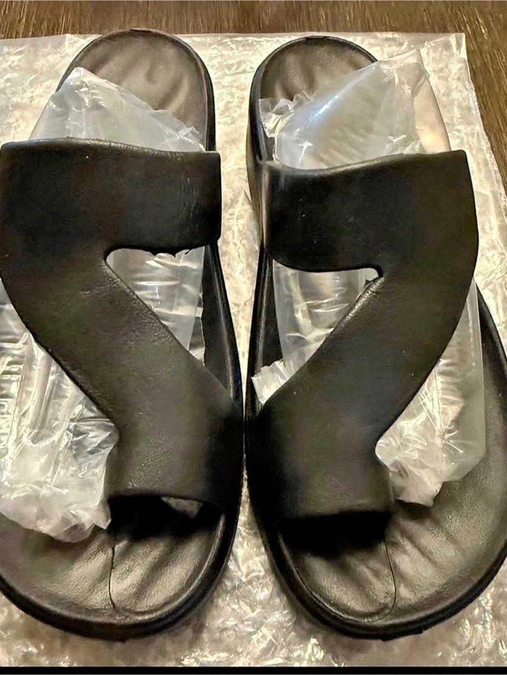 Luna Toe Loop Platform Sandals Platform Sandals in Black US 7.5 Like New